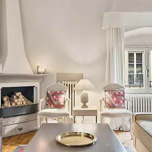  Apartment Tornabuoni Living Italy